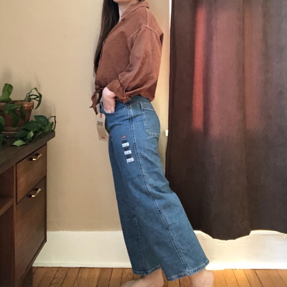 LEVIS Mile High Wide Leg Crop - Picture 4 of 6